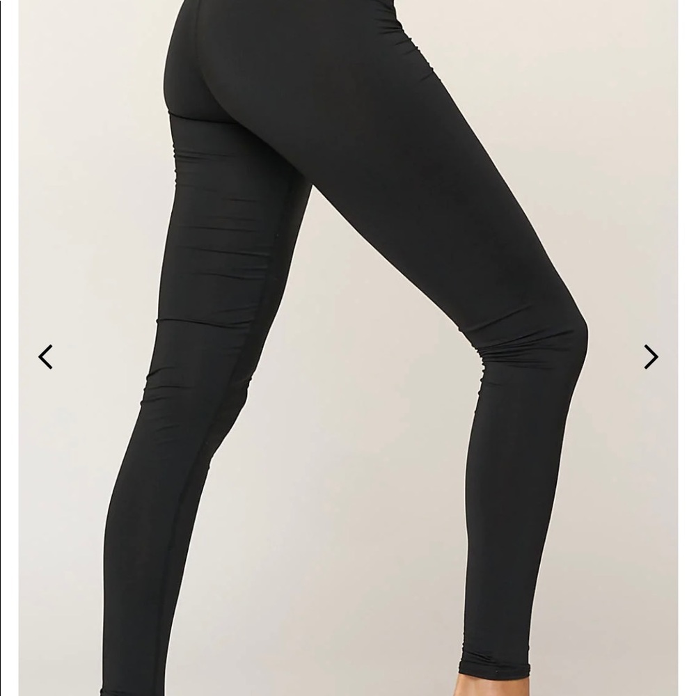 Teeki Black Leggings